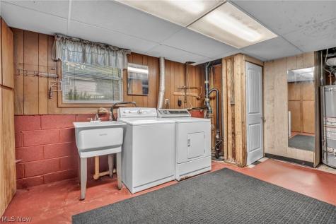 2725 Roberts Avenue NW Canton OH 44709