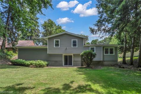 2725 Roberts Avenue NW Canton OH 44709