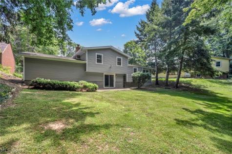 2725 Roberts Avenue NW Canton OH 44709
