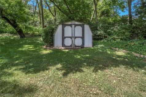 2725 Roberts Avenue NW Canton OH 44709