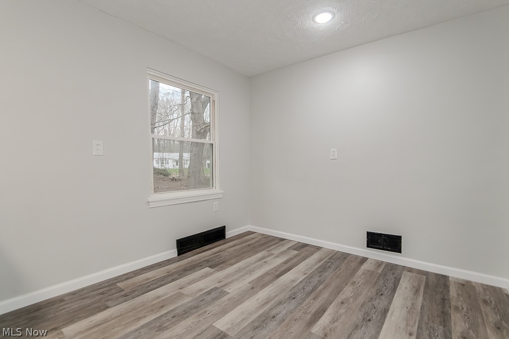 5220 North Ridge W Saybrook OH 44004