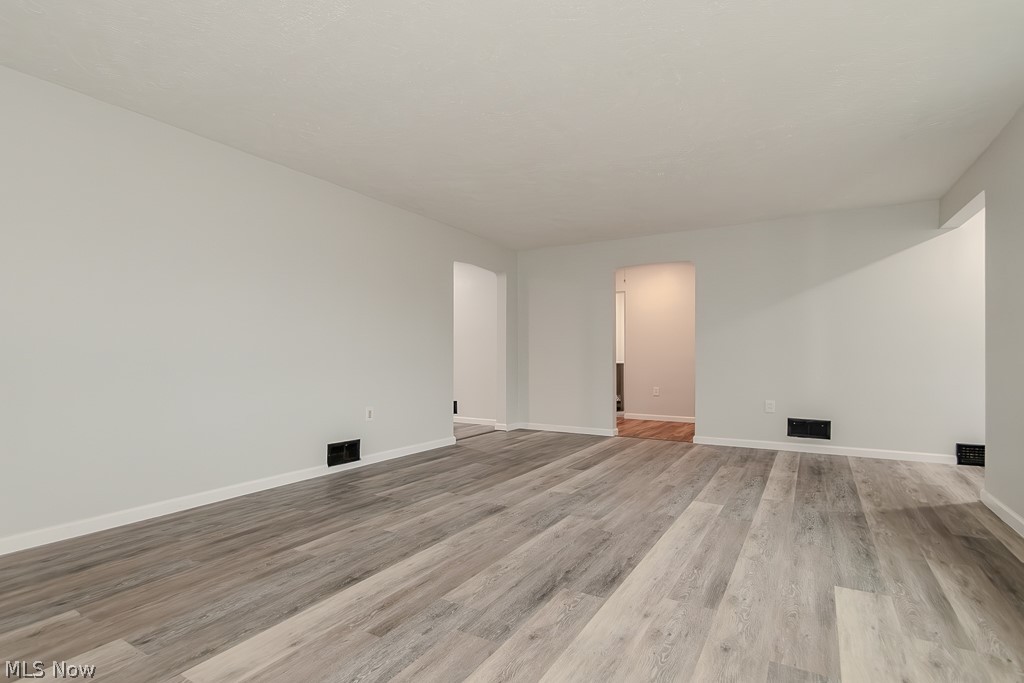 5220 North Ridge W Saybrook OH 44004