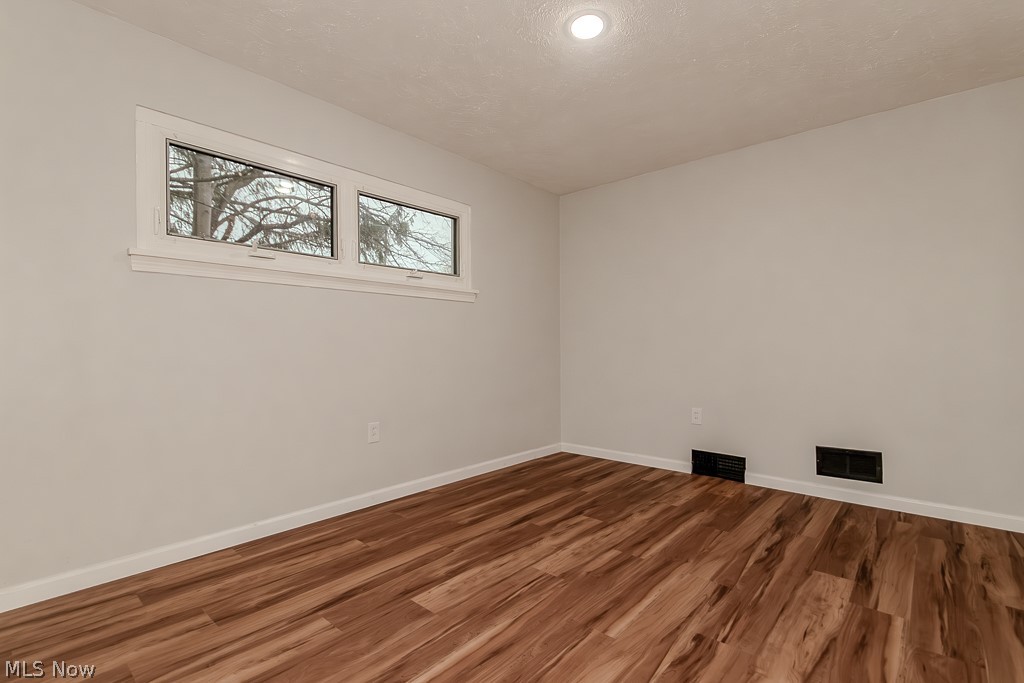5220 North Ridge W Saybrook OH 44004