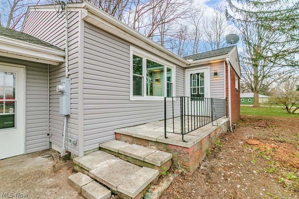 5220 North Ridge W Saybrook OH 44004