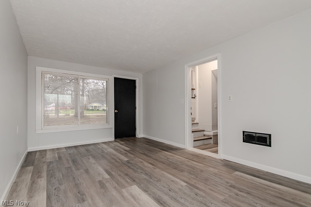 5220 North Ridge W Saybrook OH 44004