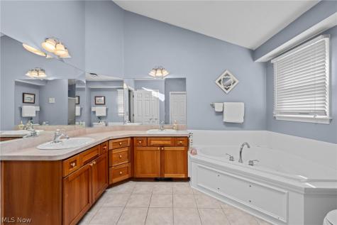 6576 Glen Coe Drive Brecksville OH 44141