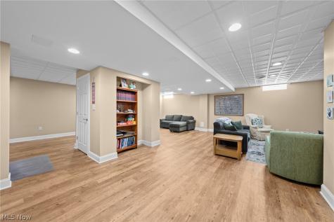 6576 Glen Coe Drive Brecksville OH 44141