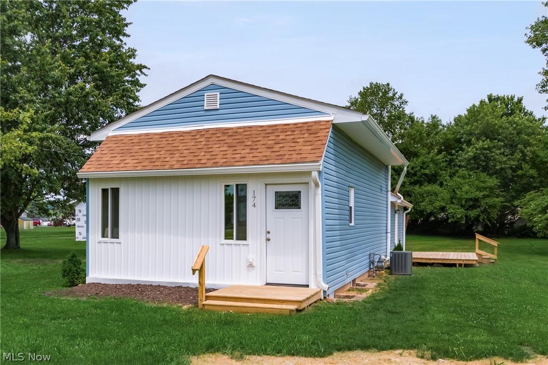 174 South Frazeysburg OH 43822