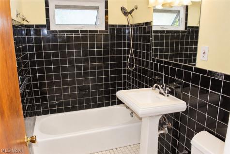 1974 Brookdale Road Richmond Heights OH 44143