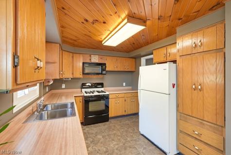 308 Washington Drive Northfield Village OH 44067