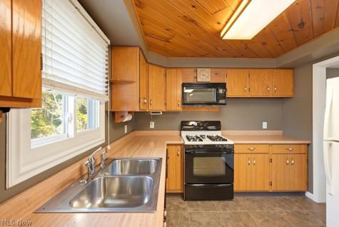 308 Washington Drive Northfield Village OH 44067