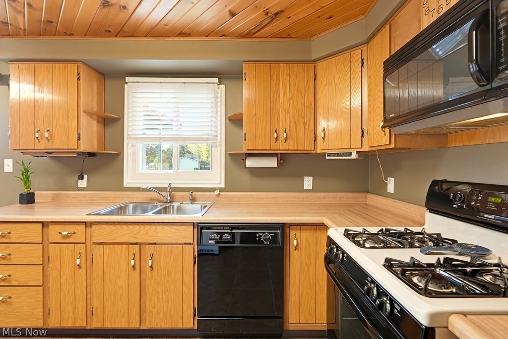 308 Washington Drive Northfield Village OH 44067