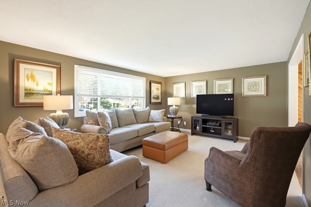 308 Washington Drive Northfield Village OH 44067