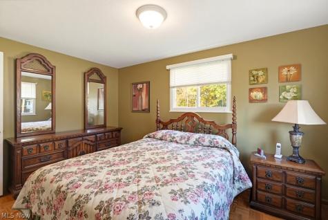 308 Washington Drive Northfield Village OH 44067