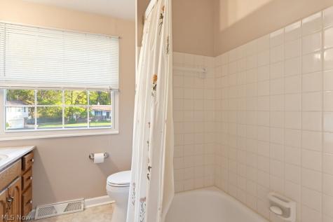 308 Washington Drive Northfield Village OH 44067