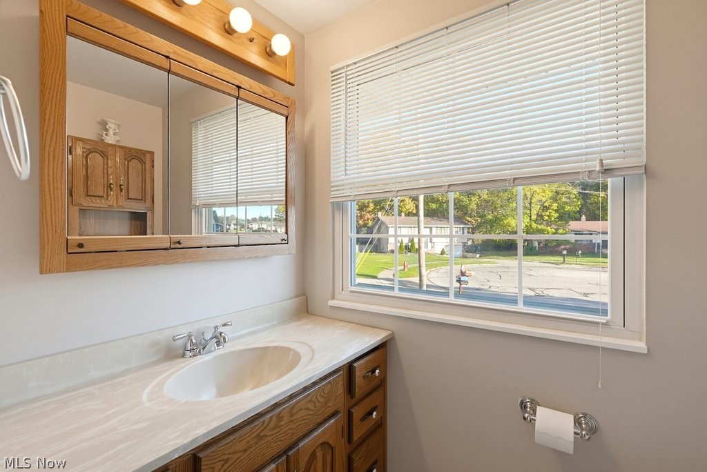 308 Washington Drive Northfield Village OH 44067