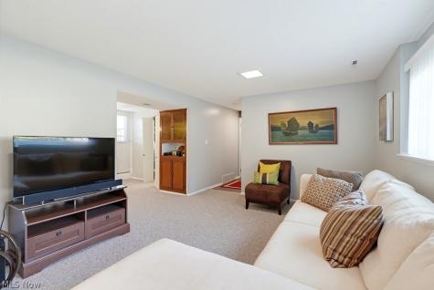 308 Washington Drive Northfield Village OH 44067