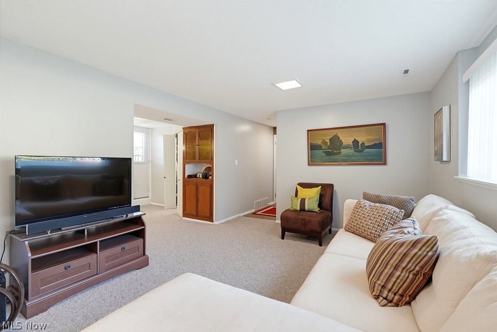 308 Washington Drive Northfield Village OH 44067