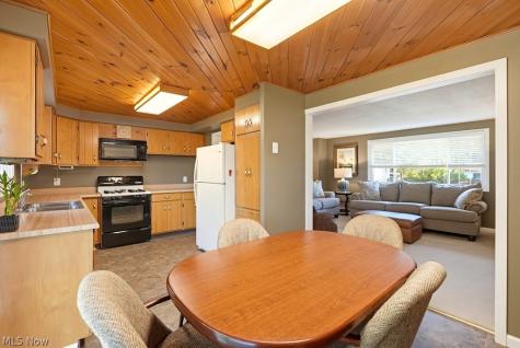 308 Washington Drive Northfield Village OH 44067