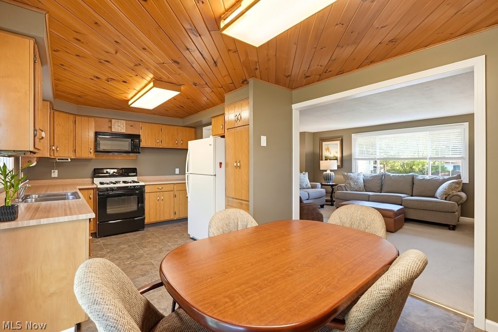308 Washington Drive Northfield Village OH 44067