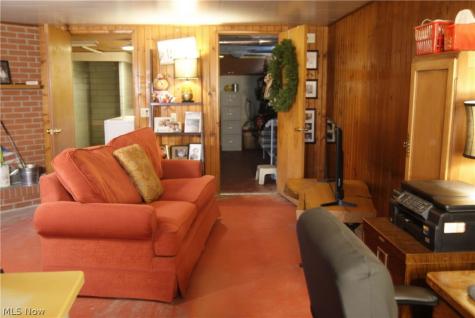 322 S Alexander Street Millersburg OH 44654
