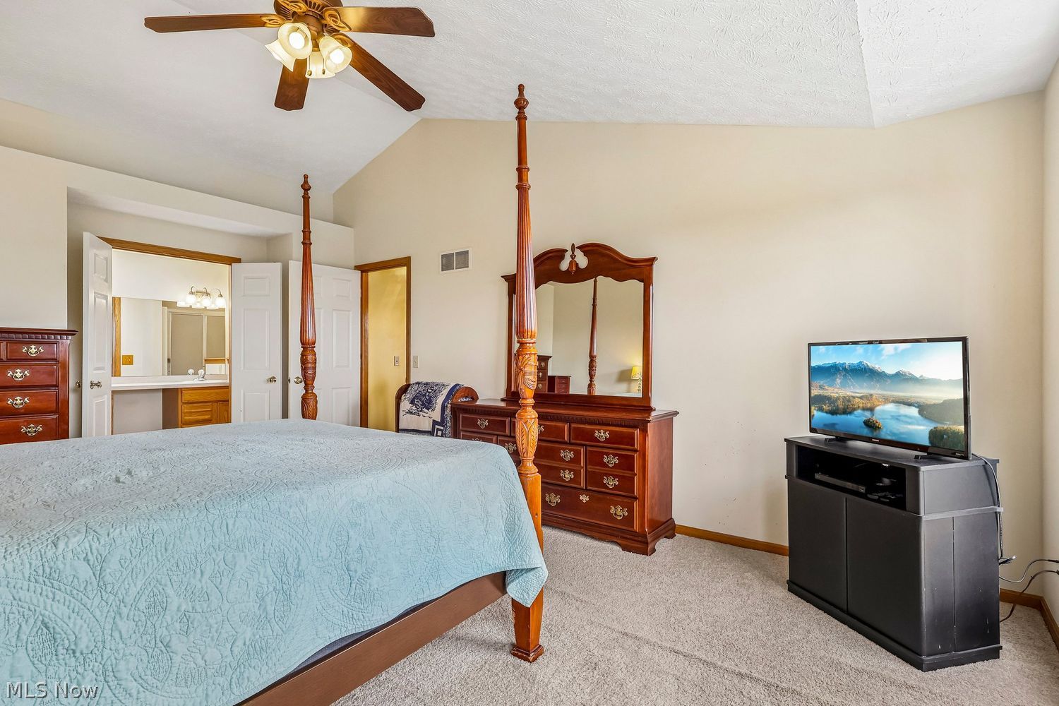 4652 Squire Drive Sagamore Hills OH 44067