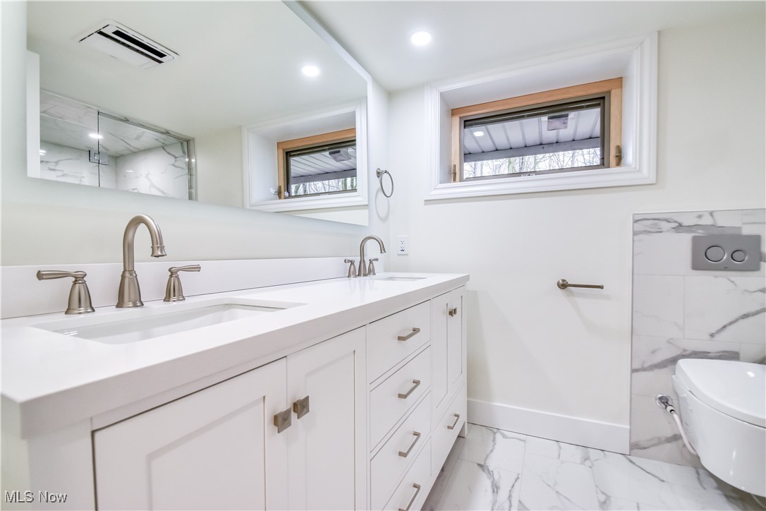17460 Trillium Drive Chagrin Falls OH 44023
