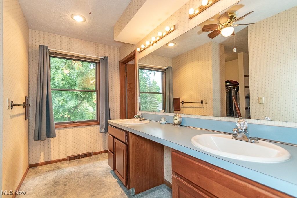 9137 Hidden Glen Drive Mentor OH 44060