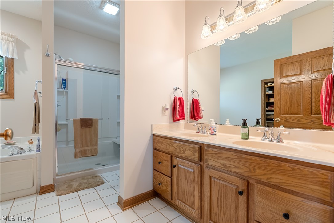2568 Shadow Lane Clinton OH 44216
