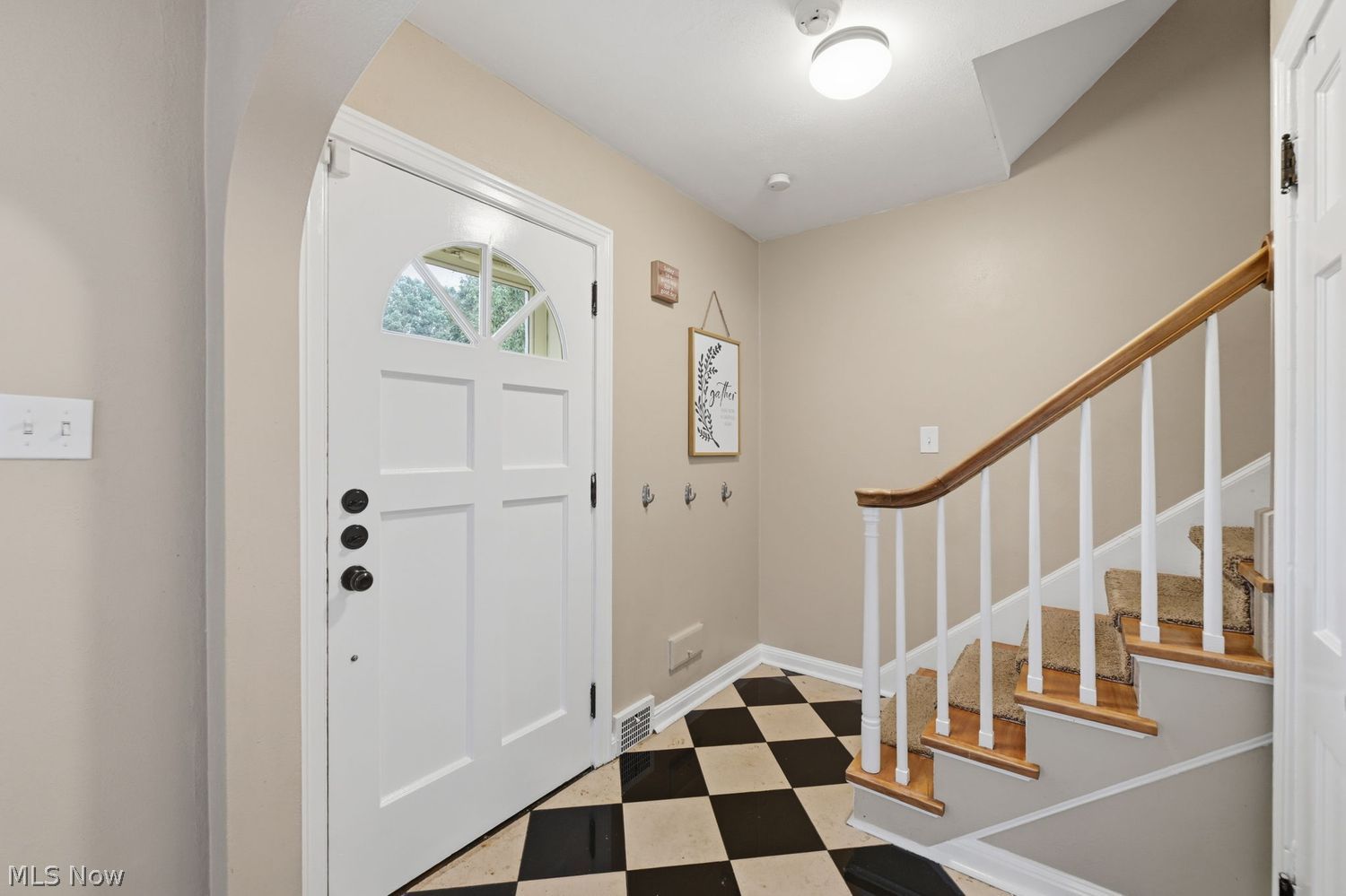 371 Kenilworth Drive Akron OH 44313