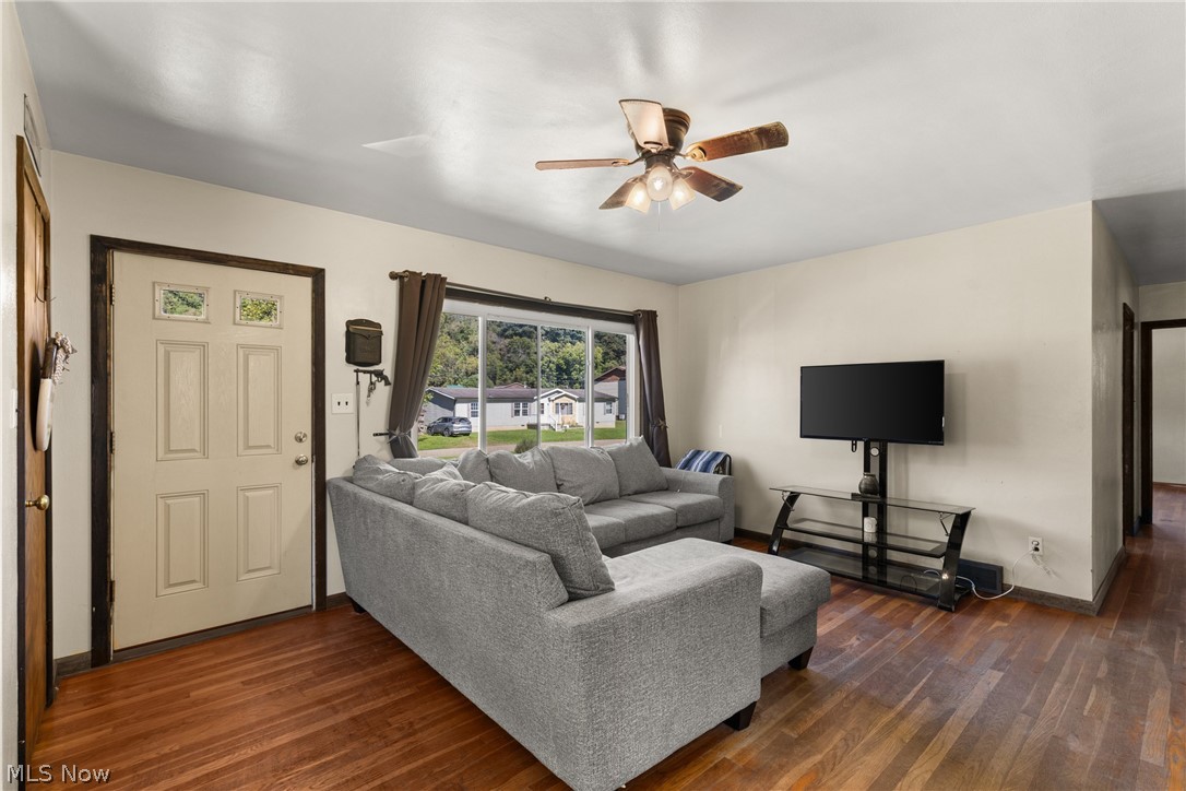 84 Devore Street Adena OH 43901
