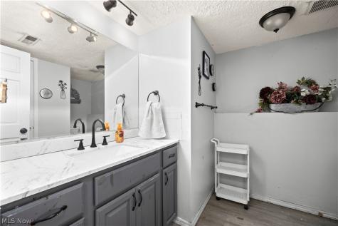 2124 Hinckley Hills Road Hinckley OH 44233