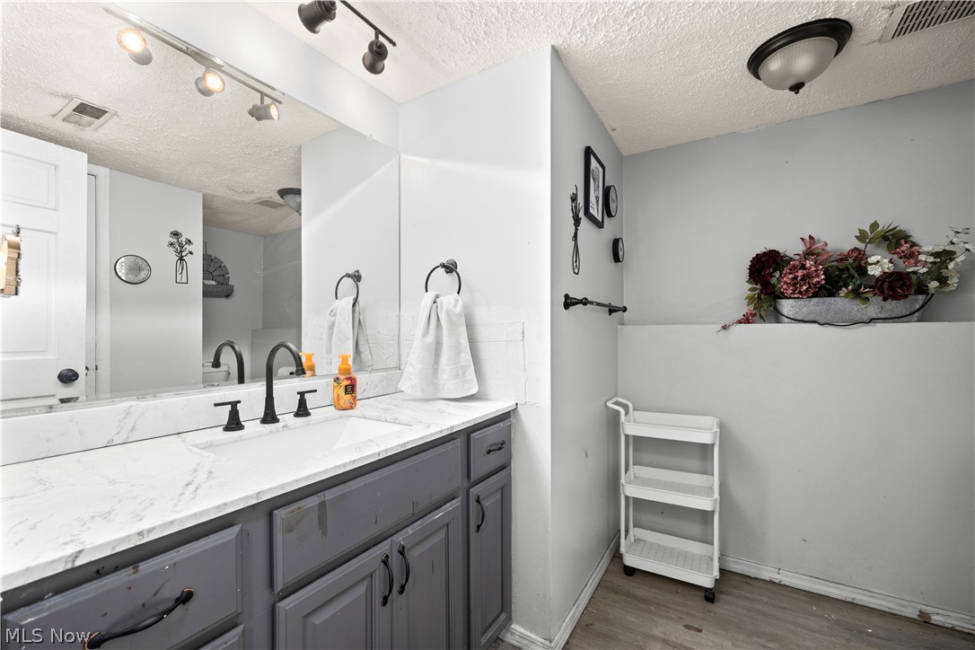 2124 Hinckley Hills Road Hinckley OH 44233