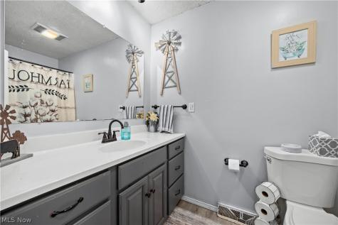 2124 Hinckley Hills Road Hinckley OH 44233