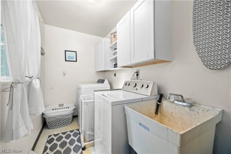 2124 Hinckley Hills Road Hinckley OH 44233