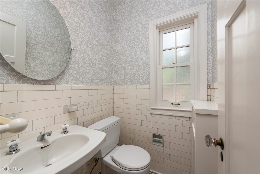 3296 Grenway Road Shaker Heights OH 44122