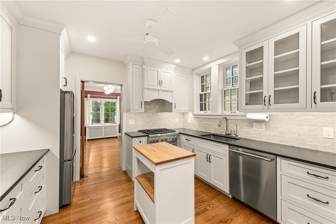 3296 Grenway Road Shaker Heights OH 44122