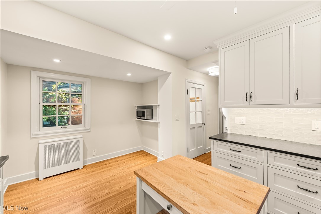 3296 Grenway Road Shaker Heights OH 44122