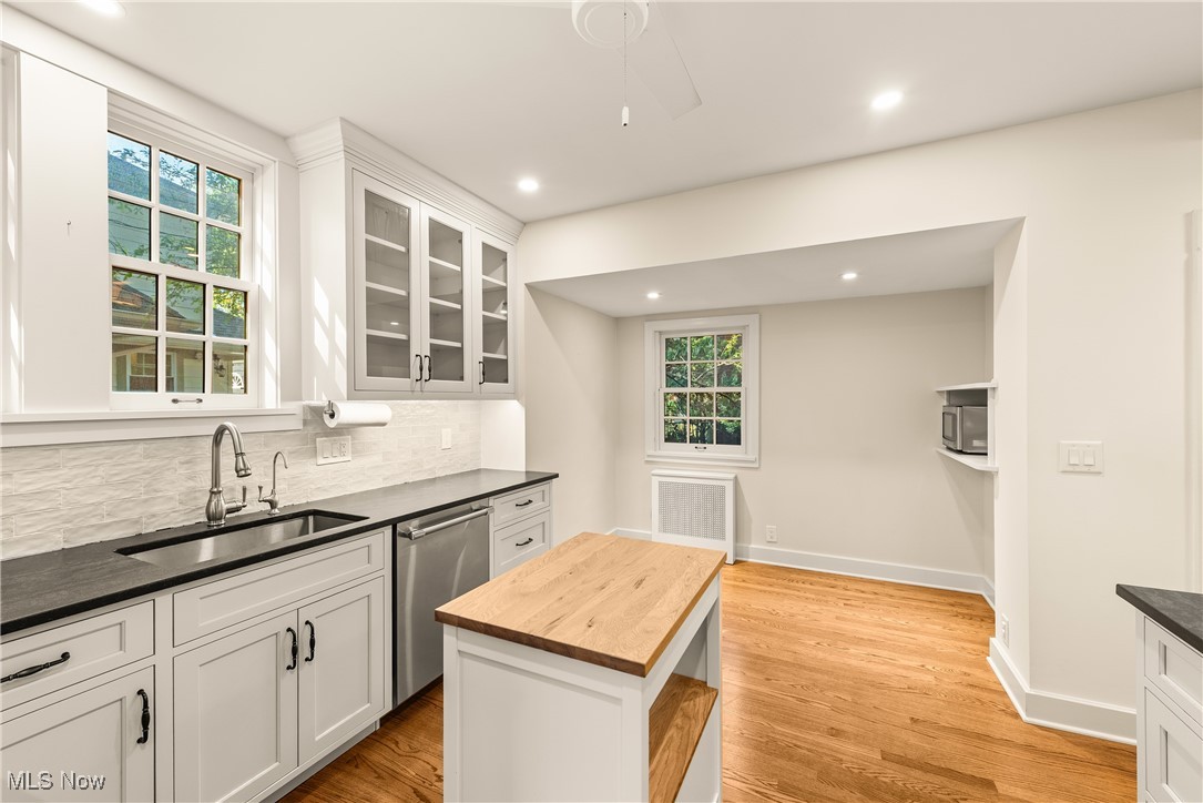 3296 Grenway Road Shaker Heights OH 44122