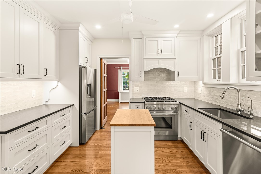 3296 Grenway Road Shaker Heights OH 44122