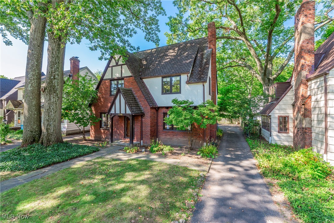 3296 Grenway Road Shaker Heights OH 44122