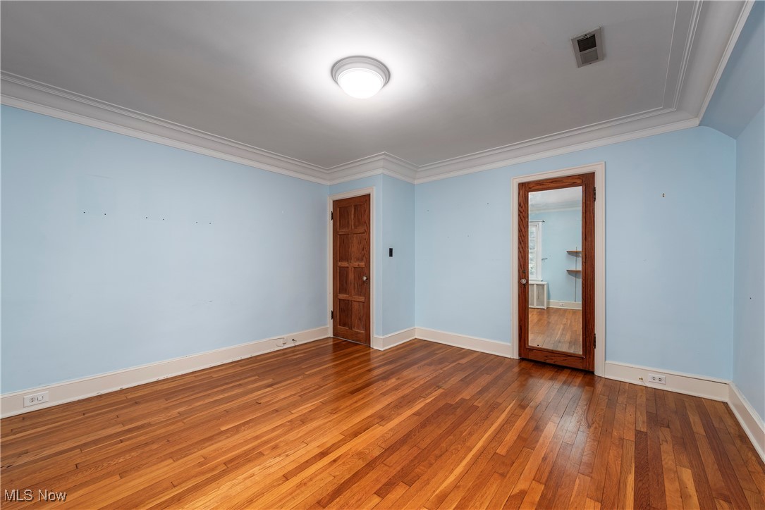 3296 Grenway Road Shaker Heights OH 44122