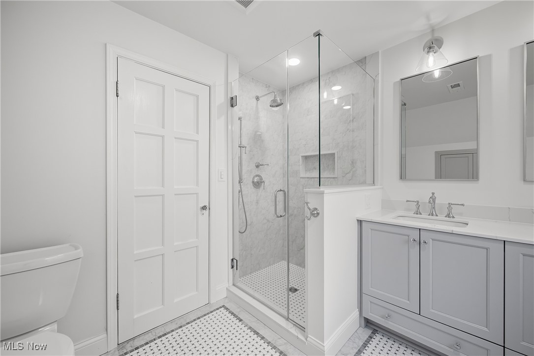 3296 Grenway Road Shaker Heights OH 44122