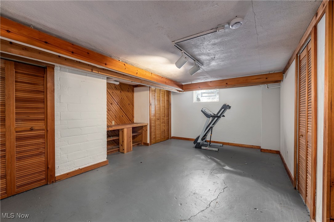 3296 Grenway Road Shaker Heights OH 44122