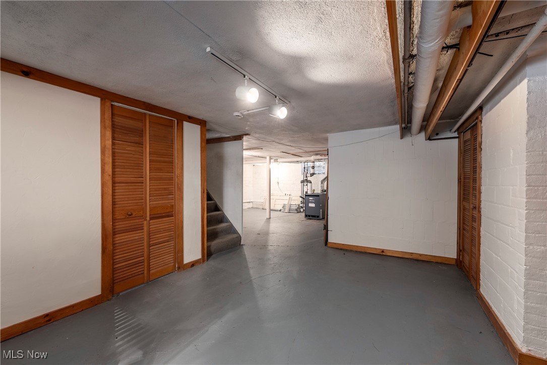 3296 Grenway Road Shaker Heights OH 44122