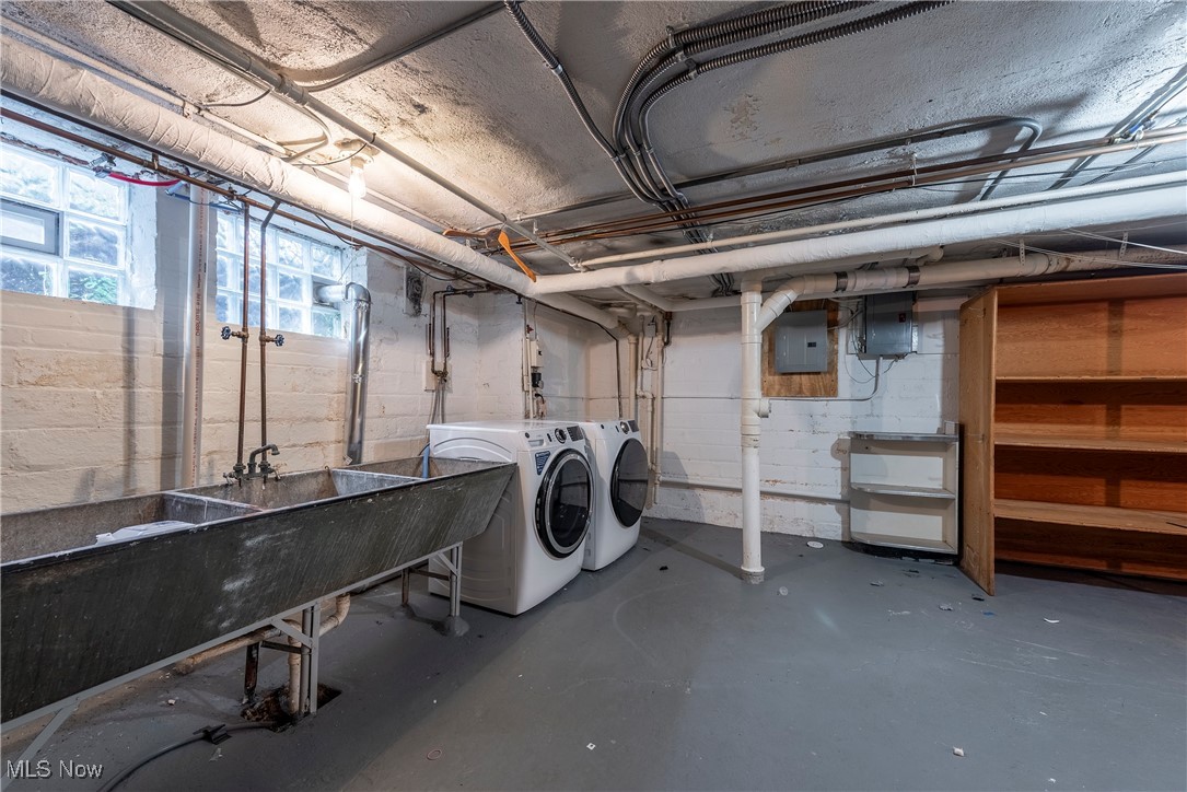 3296 Grenway Road Shaker Heights OH 44122