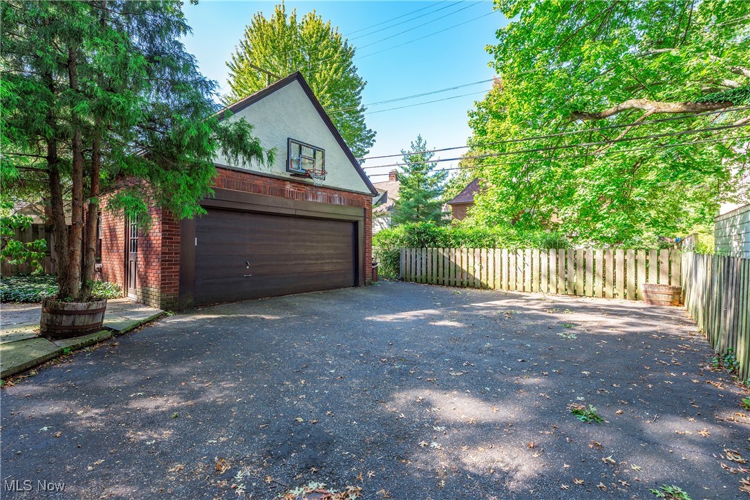 3296 Grenway Road Shaker Heights OH 44122