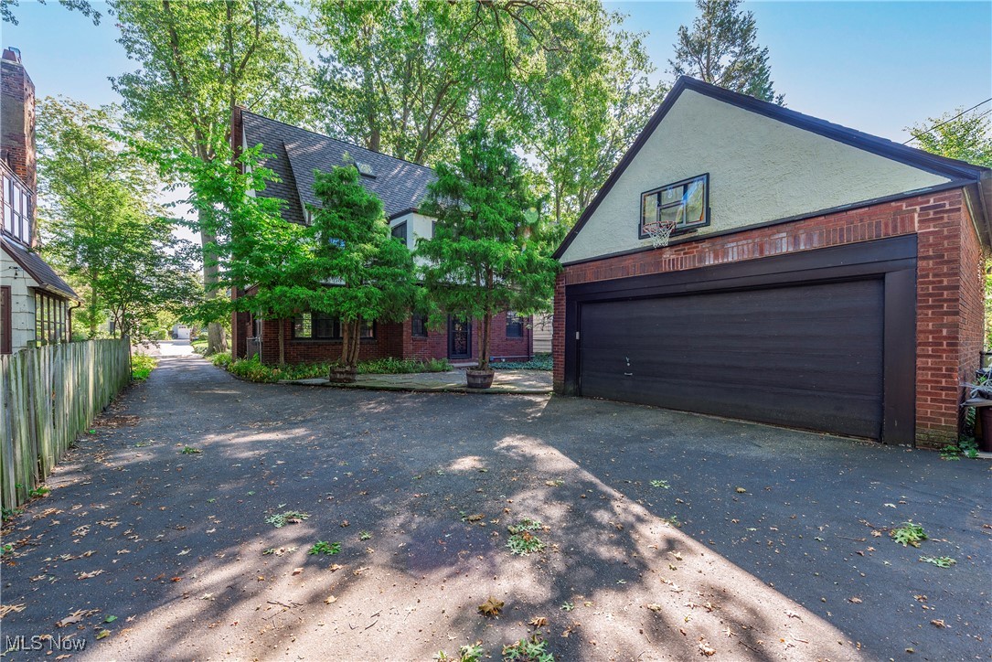 3296 Grenway Road Shaker Heights OH 44122