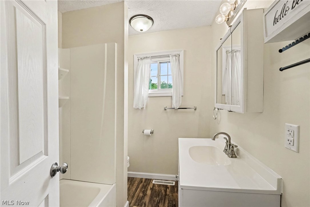 33 N Poplar Street Jefferson OH 44047
