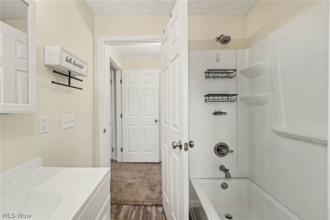 33 N Poplar Street Jefferson OH 44047